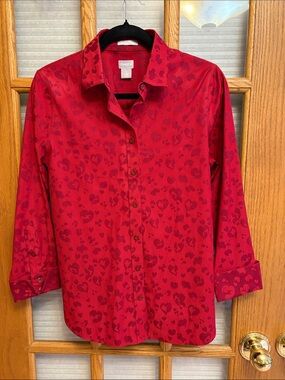 EUC Chico's 0 No Iron Stretch Red Heart-Print Button Front LS Blouse